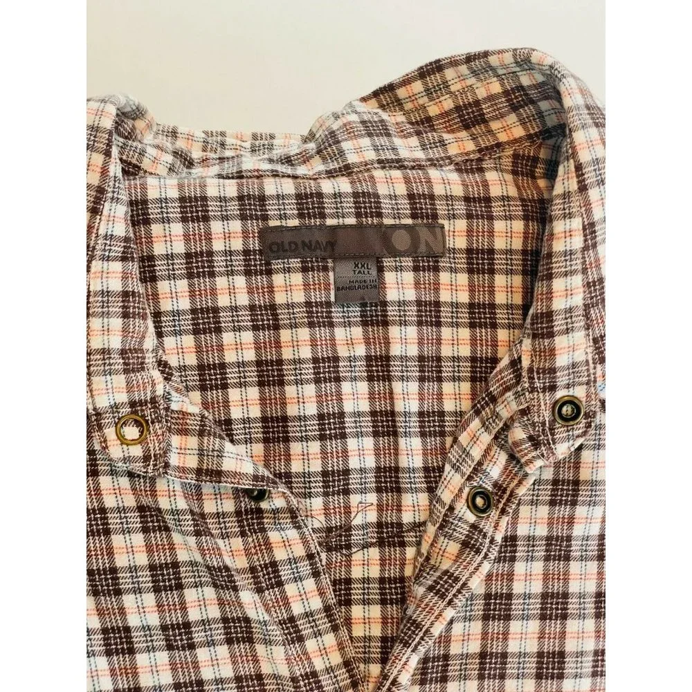 Cinch Size M Medium Plaid Burgundy White Button Down Long Sleeve Shirt EUC - Picture 4 of 6